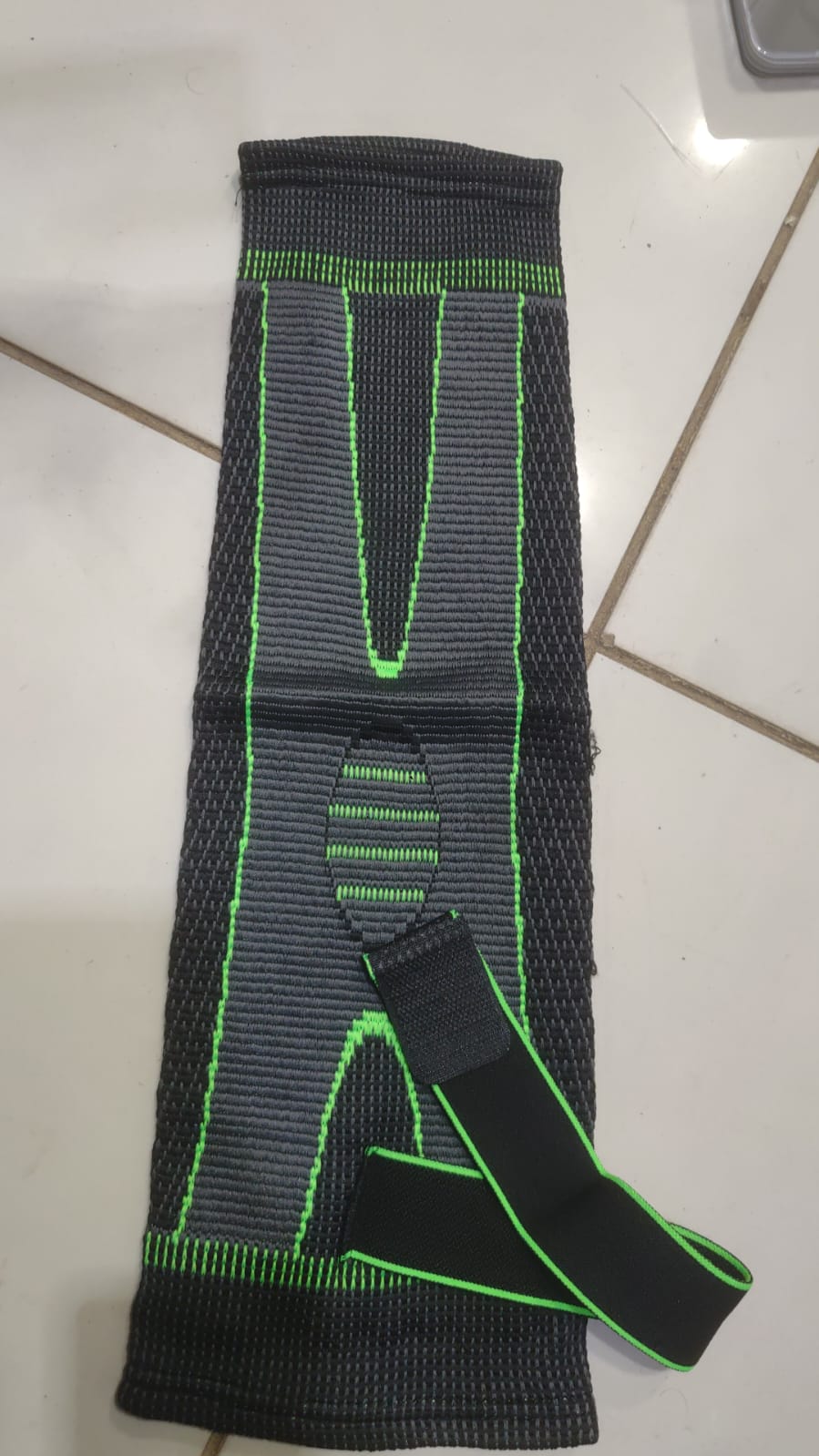 Full Leg Knee Compression Sleeve with Adjustable Support Strap